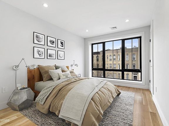 3rd image of 71A Somers St #2
