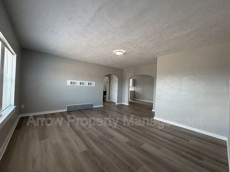 723 Ella St #C3 — Photo 3