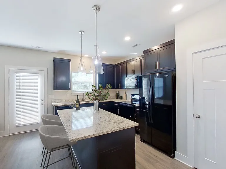 Highland at Hickory Hills Townhomes — Photo 7
