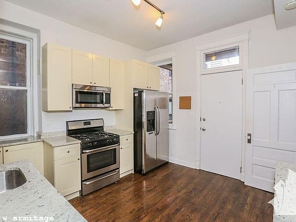 3rd image of 854 W Armitage Ave #1615