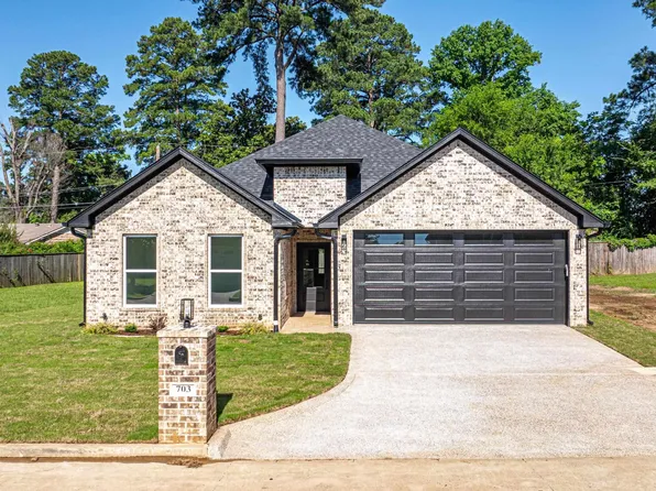 703 Cove Pl, Longview, TX 75604