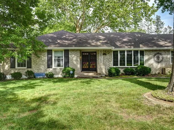 3315 S Norton Ave, Independence, MO 64052
