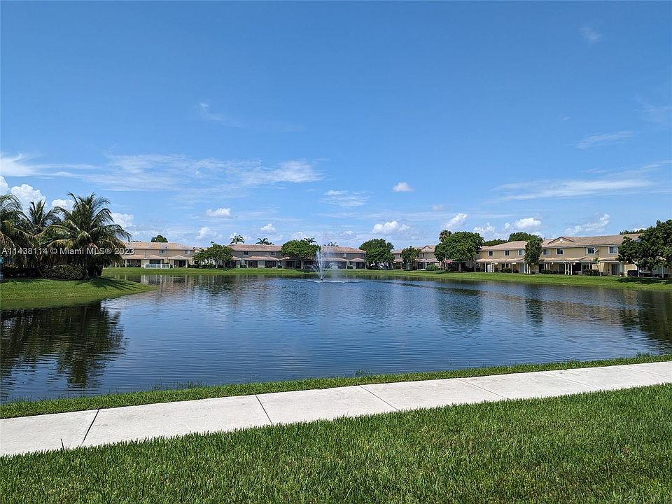 1st image of 5923 Royal Way #5923