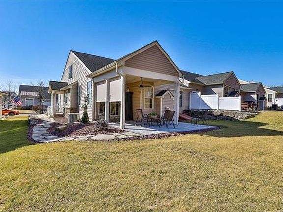 3rd image of 5532 Briar Ln