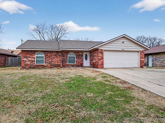 2nd image of 413 Nebraska Ct