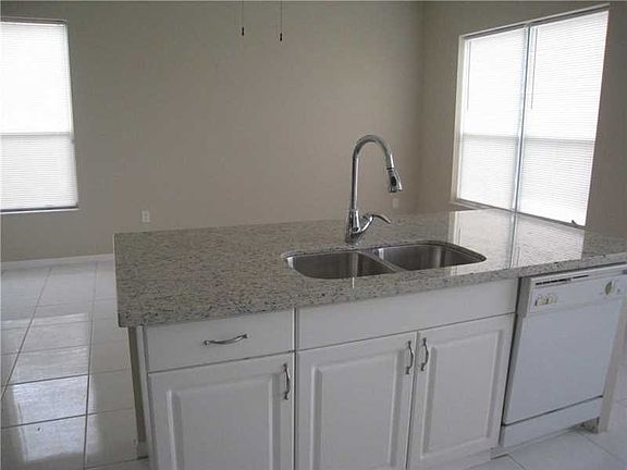 4th image of 4001 SW 147th Ave