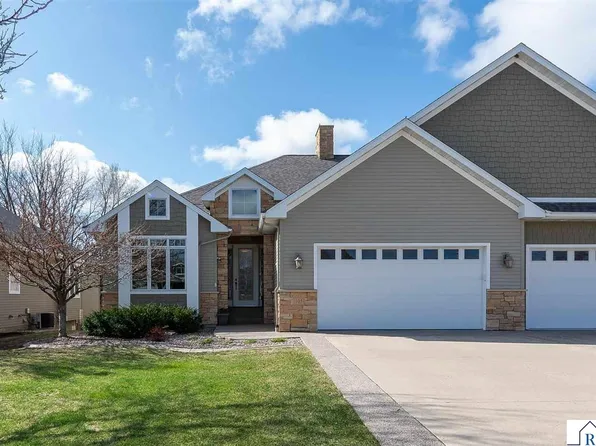 105 Viking Ct, Mankato, MN 56001
