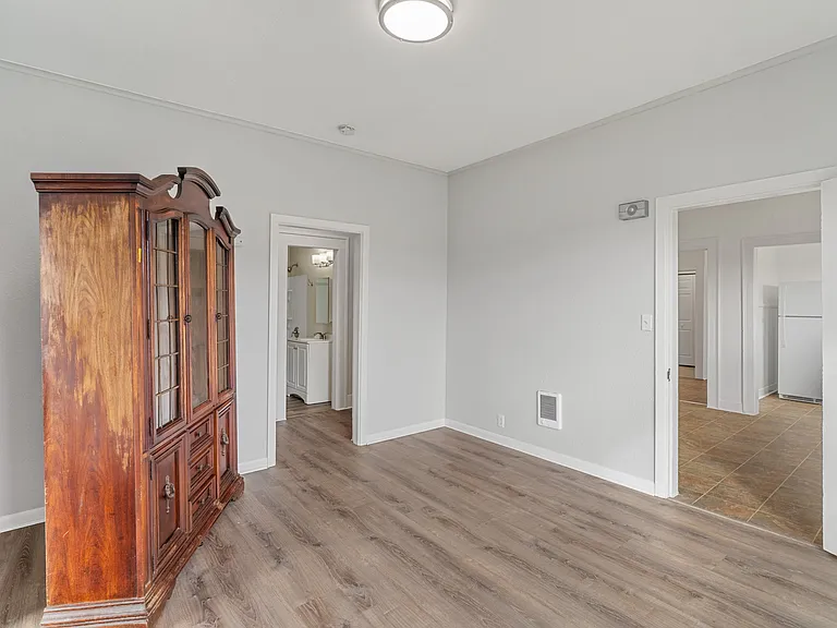 3033 Sumner Ave — Photo 4
