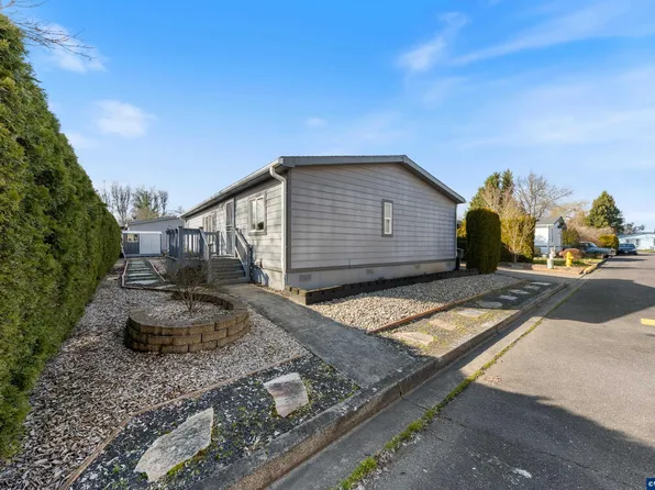 1377 SW Louise Dr, McMinnville, OR 97128