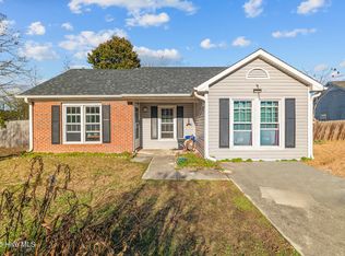 207 E Cameron Ct, Jacksonville, NC 28546
