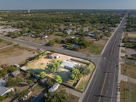 3rd image of 844 N Us Highway 183