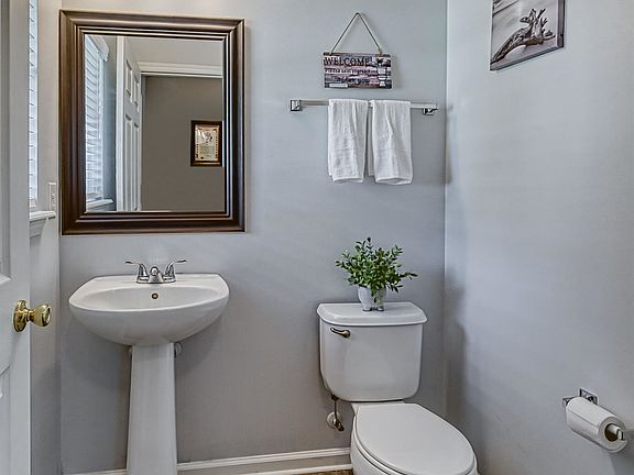 4th image of 785 Rembrandt Ave #17