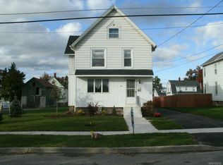 43 Park Ave, Middleport, NY 14105