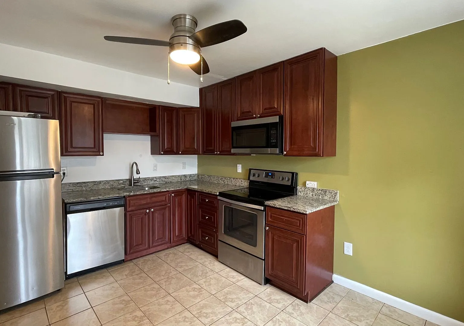 3-Bedroom Townhouse — Photo 3