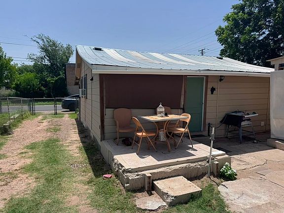 4th image of 2804 Main Ave