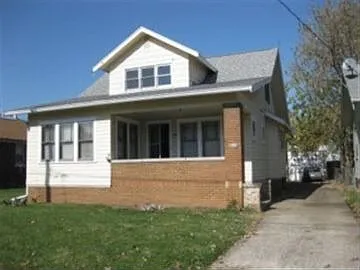 2005 W Callender Ave photo 1