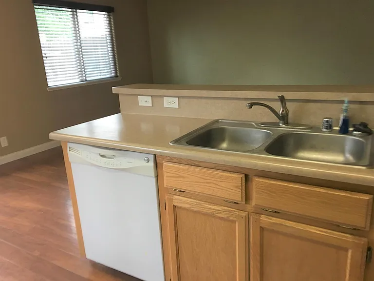 35 Baltar Loop #A — Photo 4