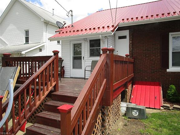 4th image of 636 Tuscarawas Ave NW