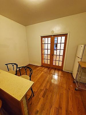 5th image of 605 E 11th St APT 2D