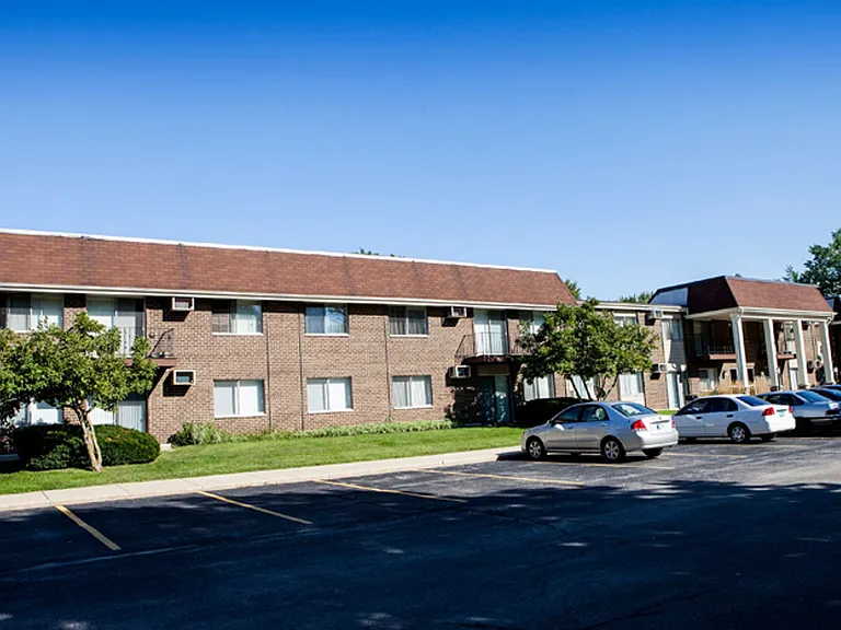 Arbor Glen Apartments — Photo 12