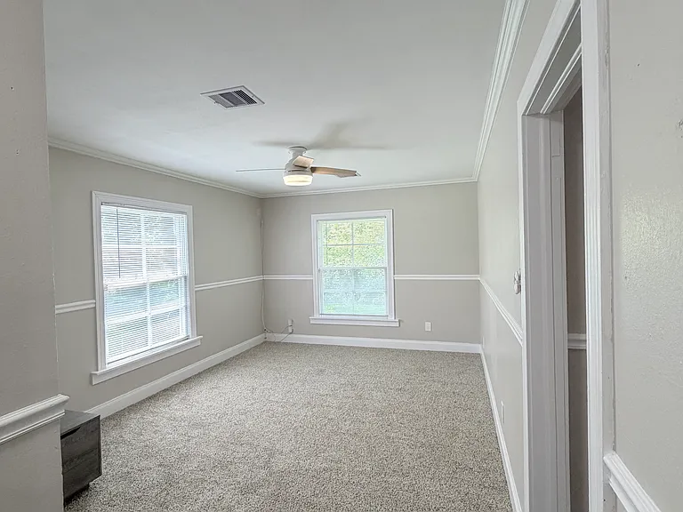 809 Beecher St — Photo 6