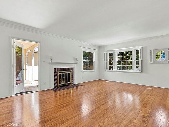 5th image of 1105 Graynold Ave