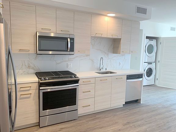 3rd image of 800 Colorado Ave #403