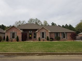 105 Swordfish Dr, Russellville, AR 72802
