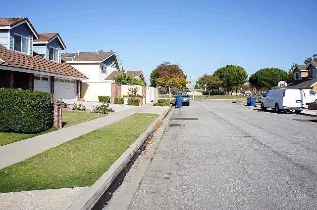 2nd image of 15751 Cromwell Cir