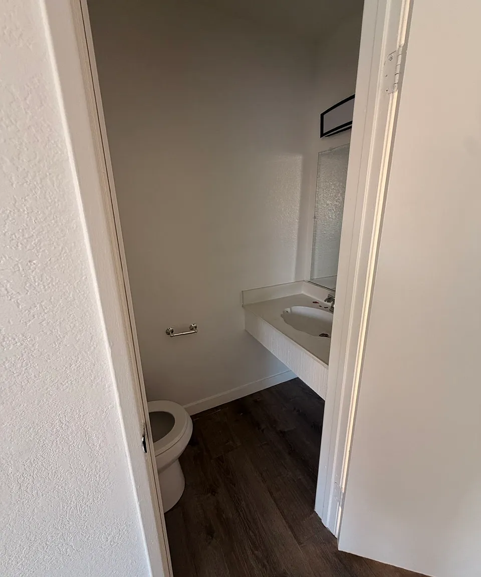 2 bed, 1.5 bath, 1250 sqft, $2,000 — Photo 1