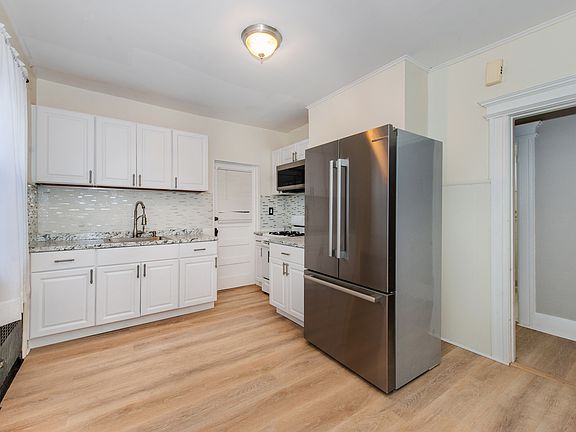 2nd image of 57 1/2 Quinby Pl Floor 2