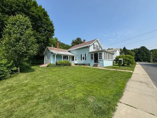 45 North St, Buckland, MA 01370