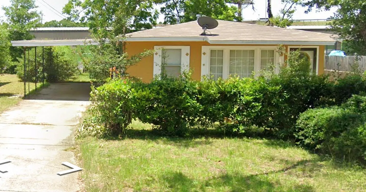 3331 Marcus Dr — Photo 1