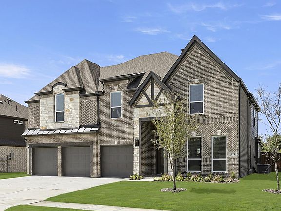 2nd image of 829 Blue Heron Dr