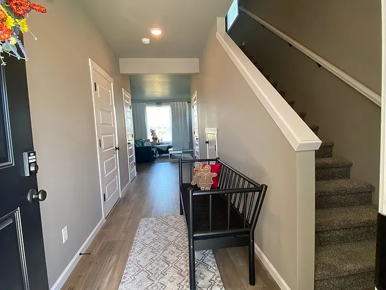 8920 W Caelen Ave — Photo 5