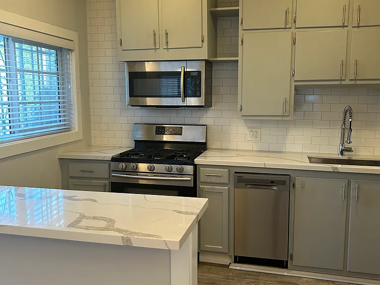 832 Hilldale Ave #1/2 — Photo 12