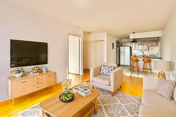 Rented by MNS | media 3