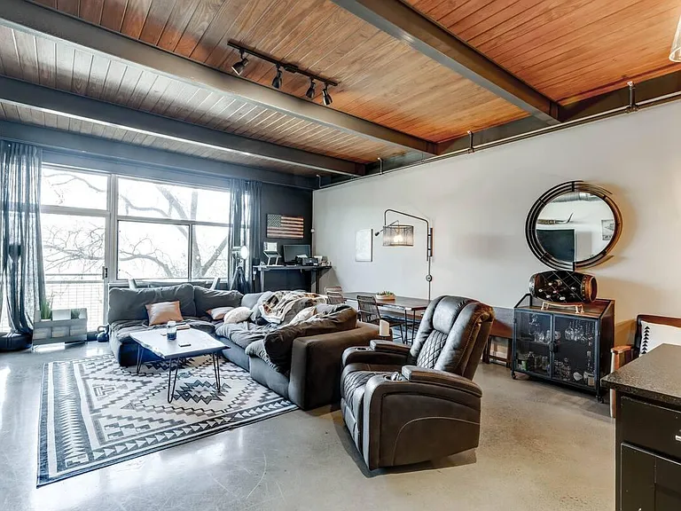 2205 N Lamar Blvd #215 — Photo 6