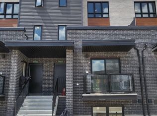 235 Chapel Hill Dr #25, Kitchener, ON N2R 0S4