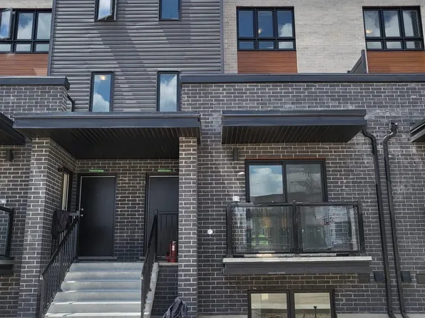 235 Chapel Hill Dr #25, Kitchener, ON N2R 0S4