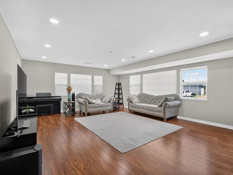 857 Heflin St — Photo 2