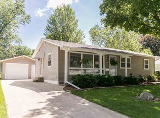 2435 24th Ave, Marion, IA 52302