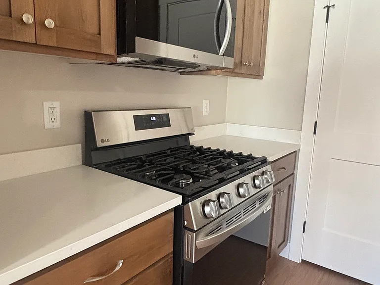 2400 Virlow St — Photo 9