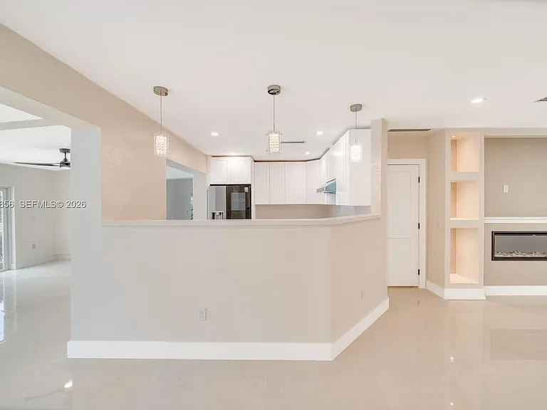 15730 SW 87th Ct — Photo 2