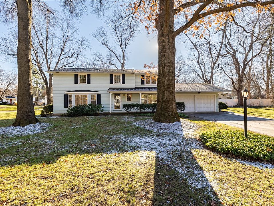 1st image of 2 Torwood Cir
