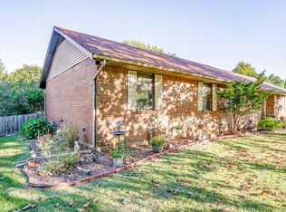 2112 Jackie Dr, West Plains, MO 65775