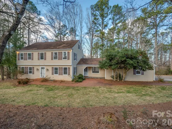 149 Woodbriar Dr, Forest City, NC 28043