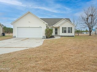 375 Nine Mile Rd, Maple Hill, NC 28454