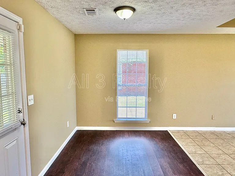 6917 Oak Side Dr — Photo 9