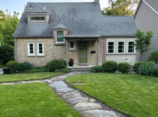 1118 W Daniel St, Champaign, IL 61821